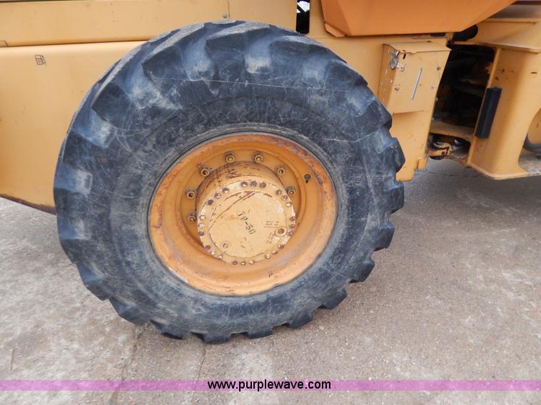 image for item I1193 1999 Case 621C wheel loader