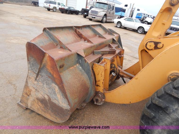 image for item I1193 1999 Case 621C wheel loader