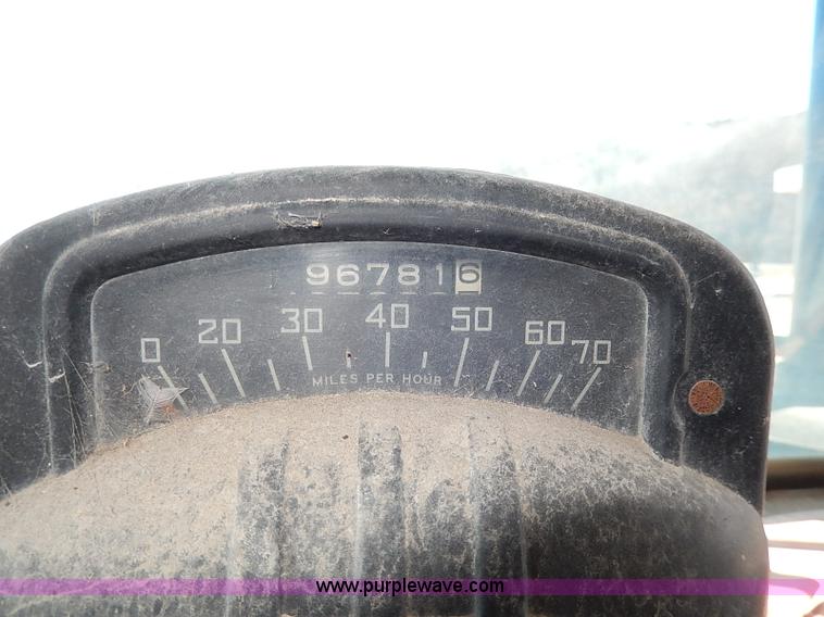 image for item I3747 1968 Mack R600 water truck