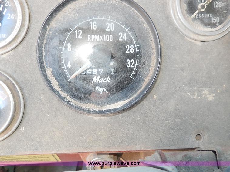 image for item I3747 1968 Mack R600 water truck