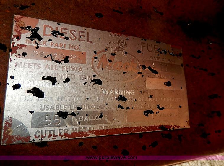 image for item I3747 1968 Mack R600 water truck