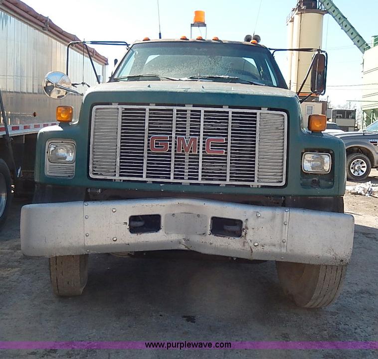 image for item I3748 1990 GMC TopKick tar applicator truck