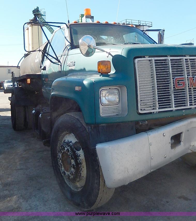 image for item I3748 1990 GMC TopKick tar applicator truck