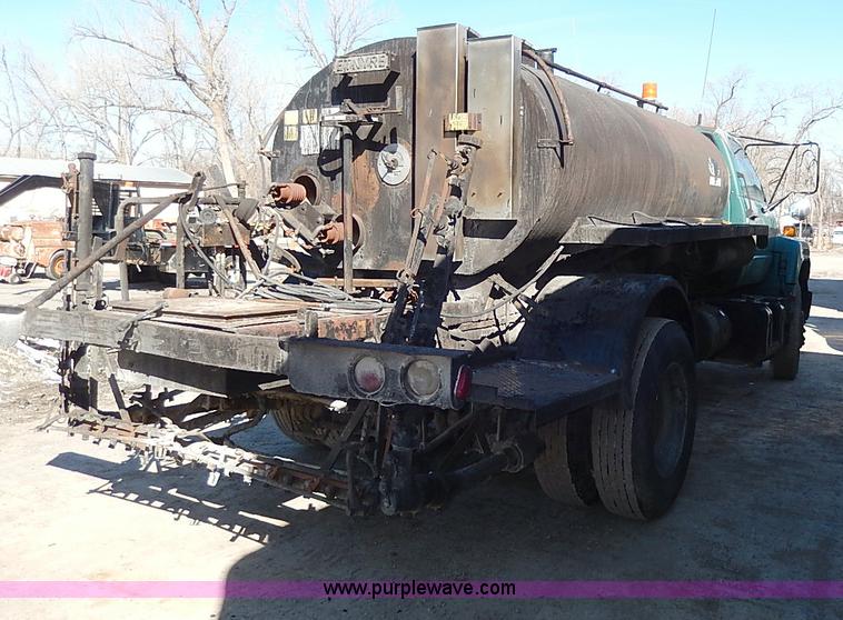 image for item I3748 1990 GMC TopKick tar applicator truck