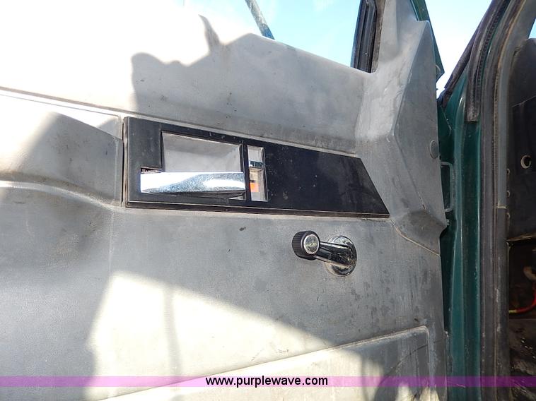 image for item I3748 1990 GMC TopKick tar applicator truck