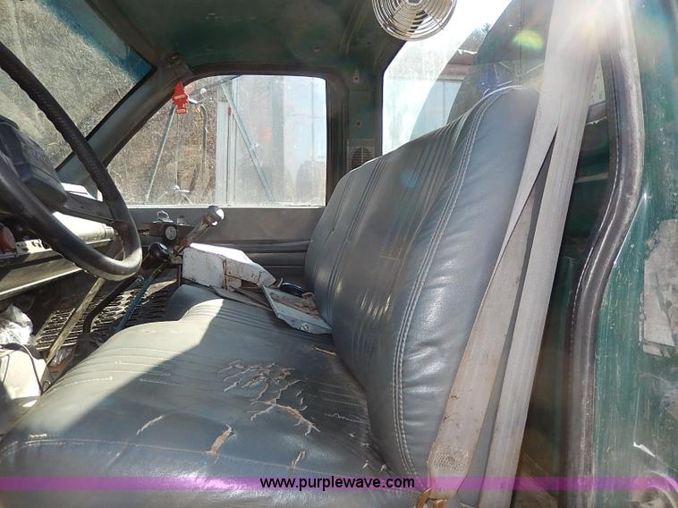 image for item I3748 1990 GMC TopKick tar applicator truck