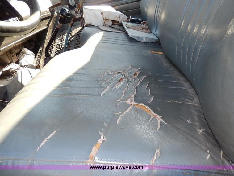 image for item I3748 1990 GMC TopKick tar applicator truck