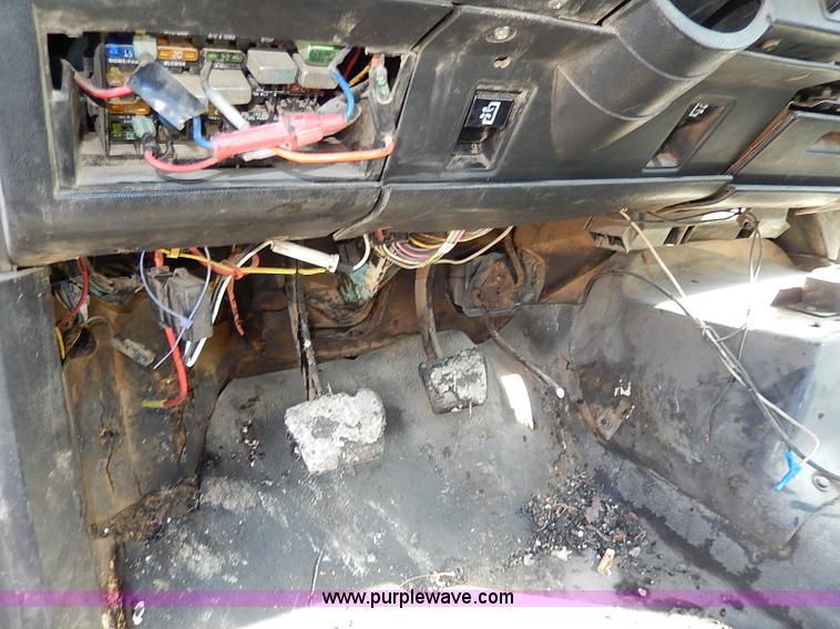 image for item I3748 1990 GMC TopKick tar applicator truck