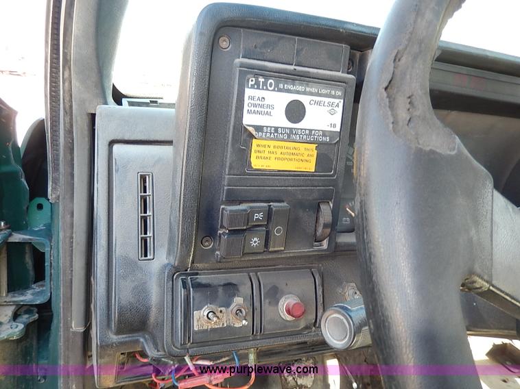 image for item I3748 1990 GMC TopKick tar applicator truck