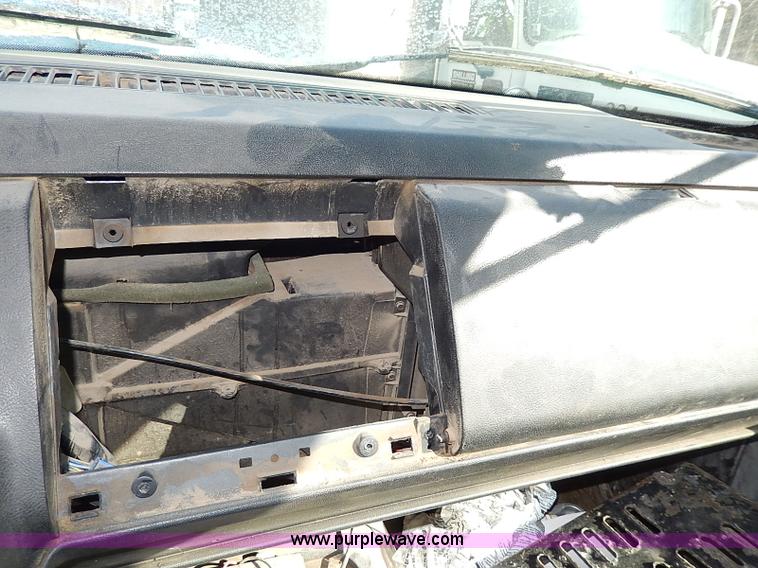 image for item I3748 1990 GMC TopKick tar applicator truck