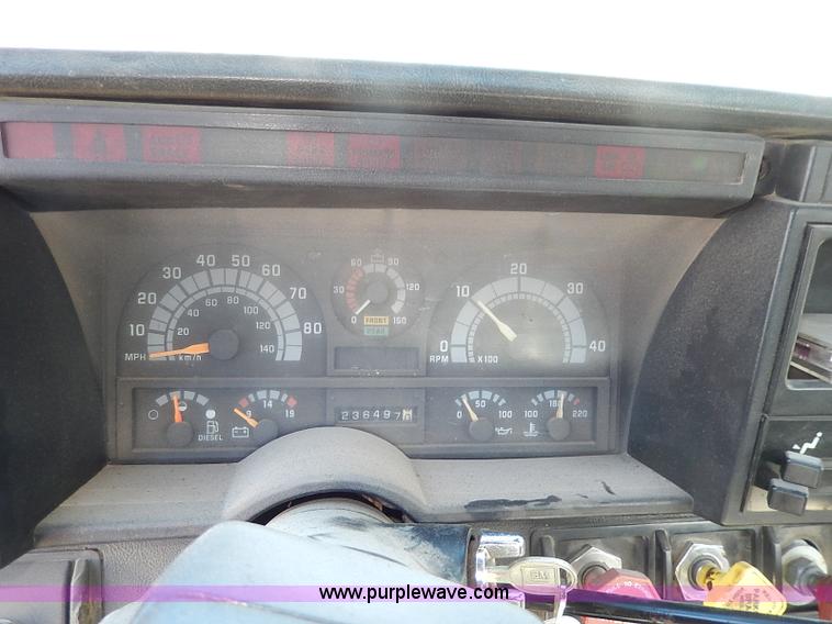 image for item I3748 1990 GMC TopKick tar applicator truck