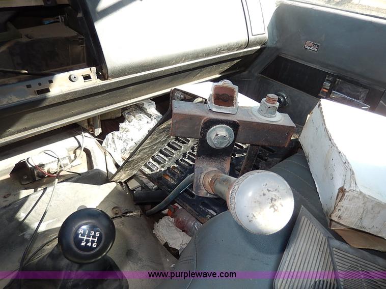 image for item I3748 1990 GMC TopKick tar applicator truck