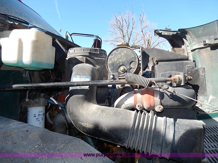 image for item I3748 1990 GMC TopKick tar applicator truck