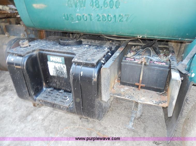 image for item I3748 1990 GMC TopKick tar applicator truck