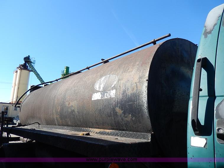 image for item I3748 1990 GMC TopKick tar applicator truck