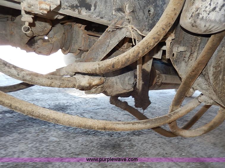 image for item I3748 1990 GMC TopKick tar applicator truck