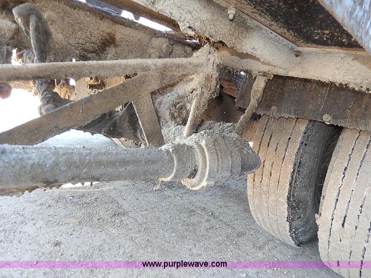 image for item I3748 1990 GMC TopKick tar applicator truck