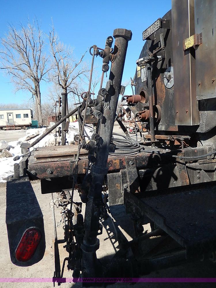 image for item I3748 1990 GMC TopKick tar applicator truck