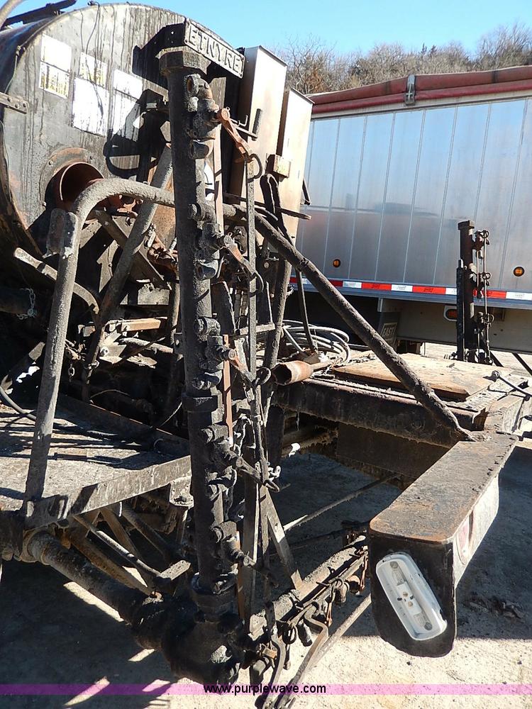 image for item I3748 1990 GMC TopKick tar applicator truck