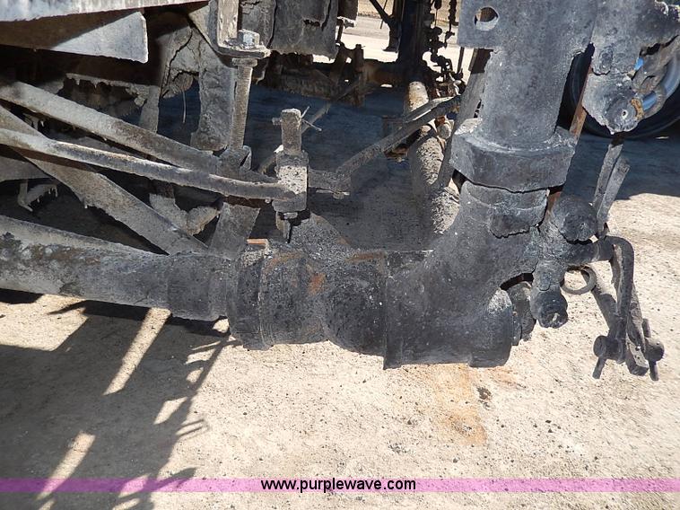 image for item I3748 1990 GMC TopKick tar applicator truck