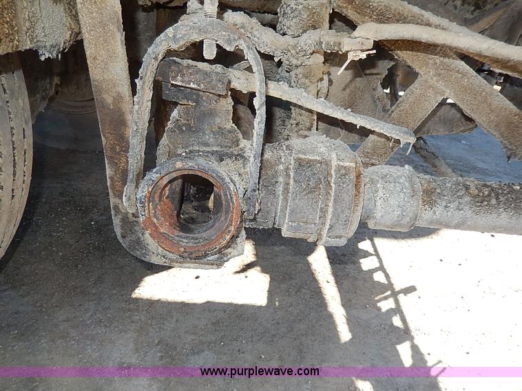 image for item I3748 1990 GMC TopKick tar applicator truck