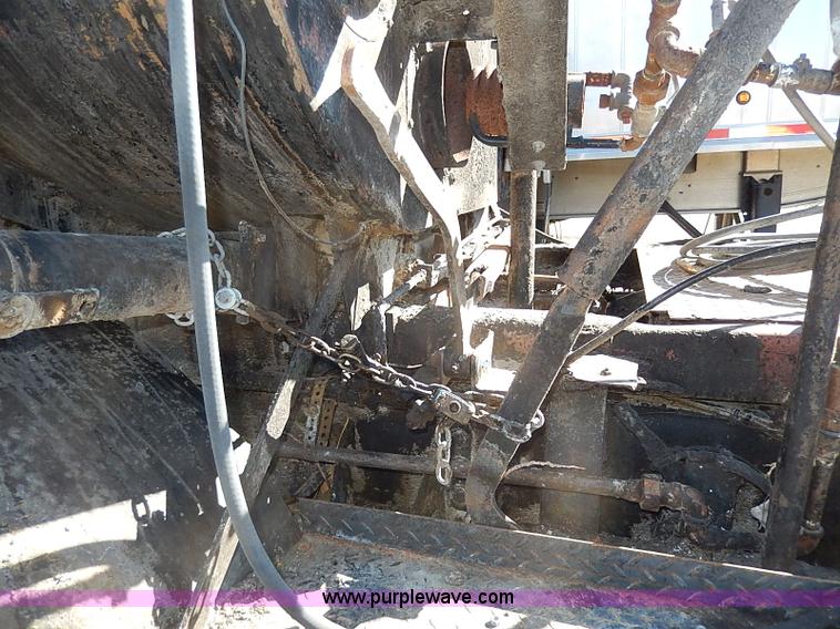 image for item I3748 1990 GMC TopKick tar applicator truck