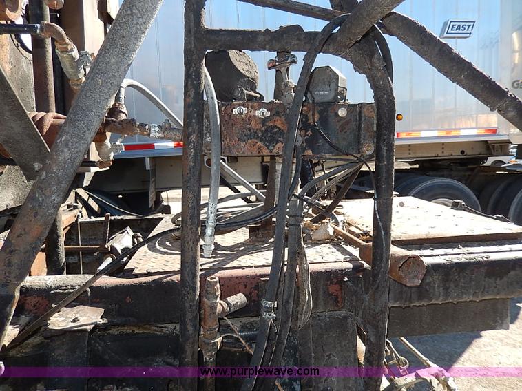 image for item I3748 1990 GMC TopKick tar applicator truck