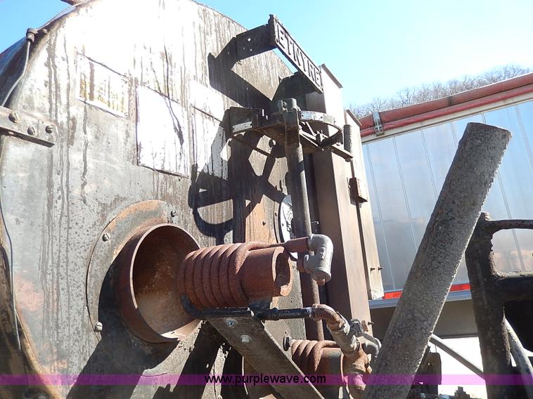 image for item I3748 1990 GMC TopKick tar applicator truck