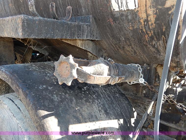 image for item I3748 1990 GMC TopKick tar applicator truck