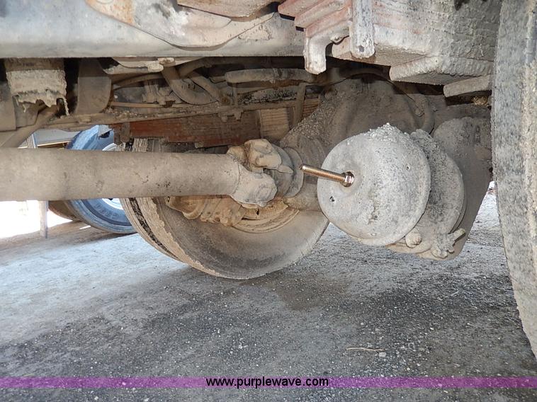 image for item I3748 1990 GMC TopKick tar applicator truck