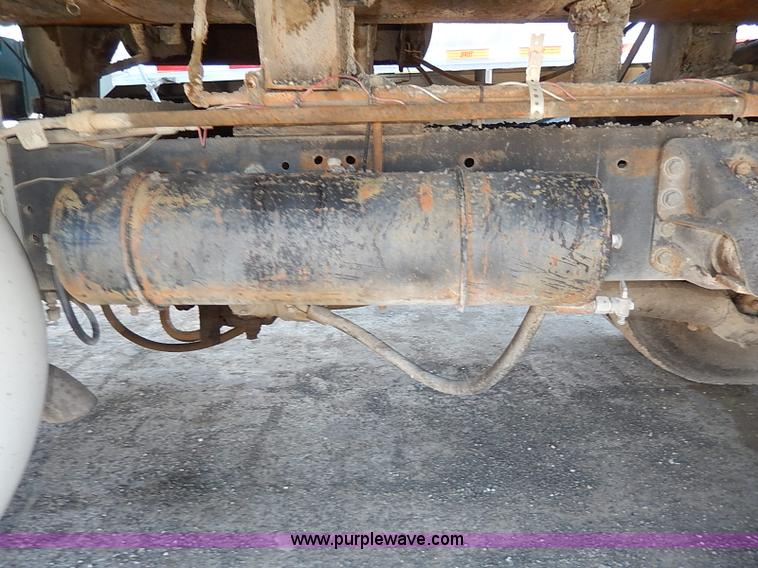 image for item I3748 1990 GMC TopKick tar applicator truck