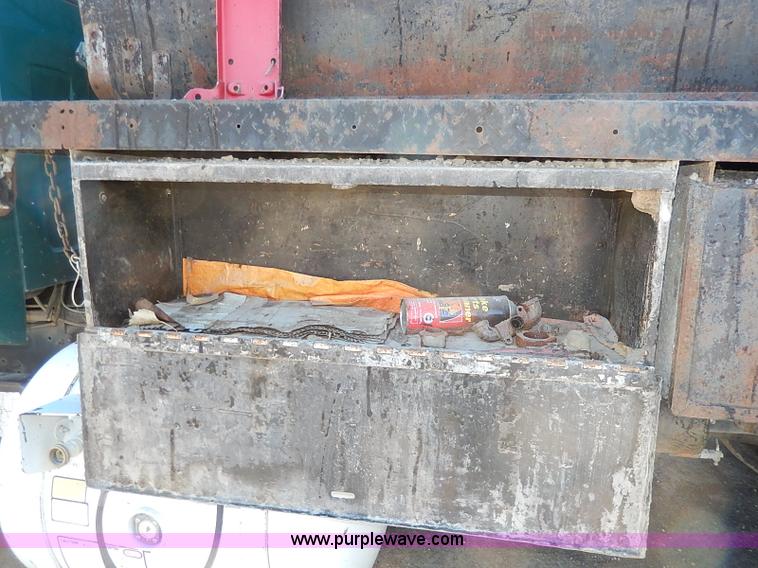 image for item I3748 1990 GMC TopKick tar applicator truck