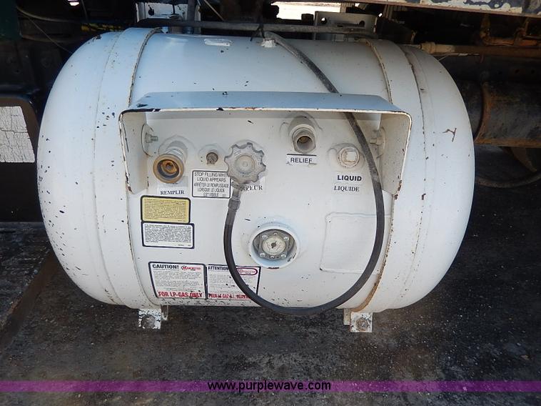 image for item I3748 1990 GMC TopKick tar applicator truck