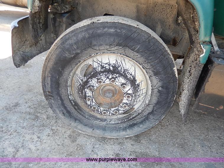 image for item I3748 1990 GMC TopKick tar applicator truck