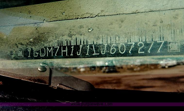 image for item I3748 1990 GMC TopKick tar applicator truck