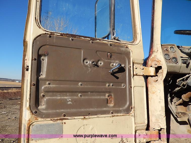 image for item I3749 1973 Mack DM600 water truck