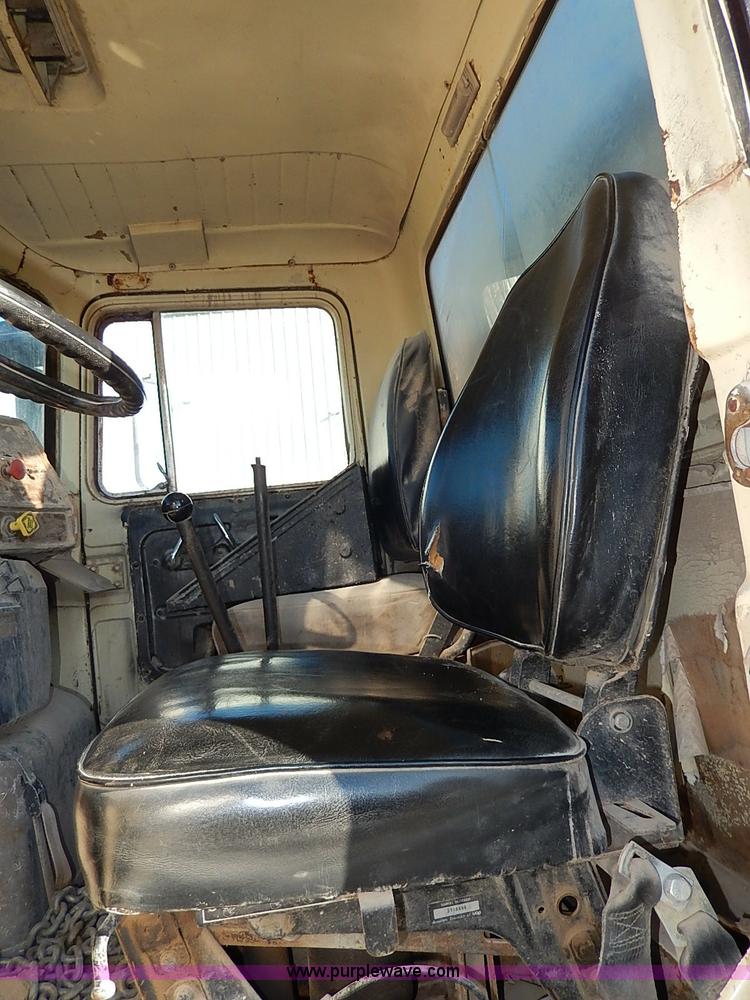 image for item I3749 1973 Mack DM600 water truck