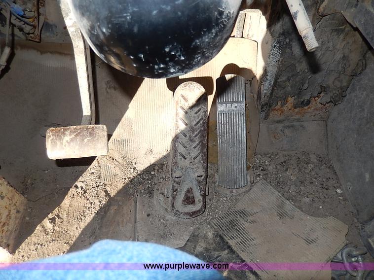 image for item I3749 1973 Mack DM600 water truck