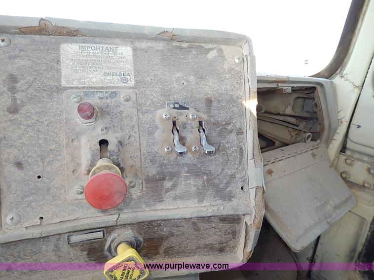 image for item I3749 1973 Mack DM600 water truck