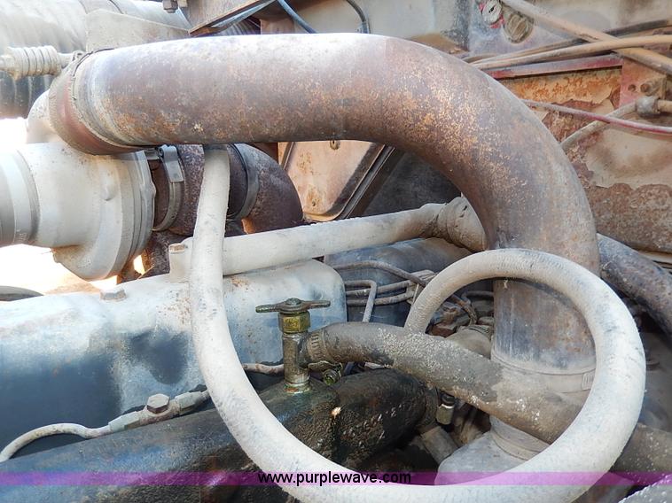 image for item I3749 1973 Mack DM600 water truck