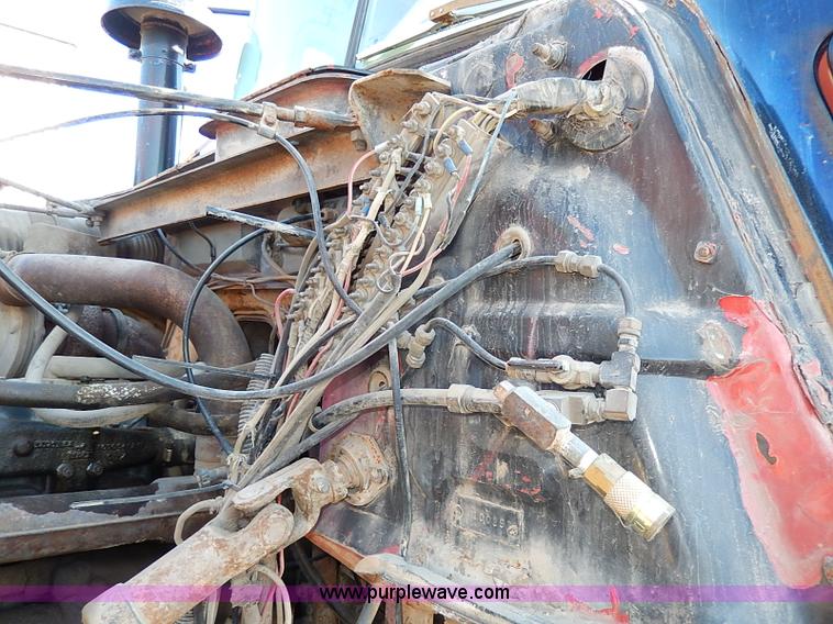 image for item I3749 1973 Mack DM600 water truck