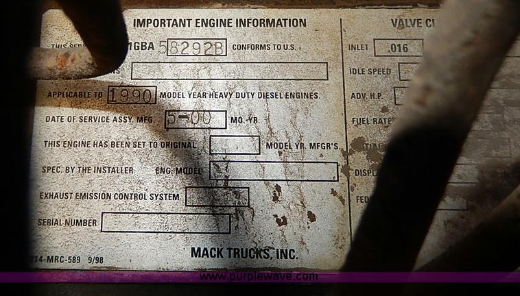 image for item I3749 1973 Mack DM600 water truck