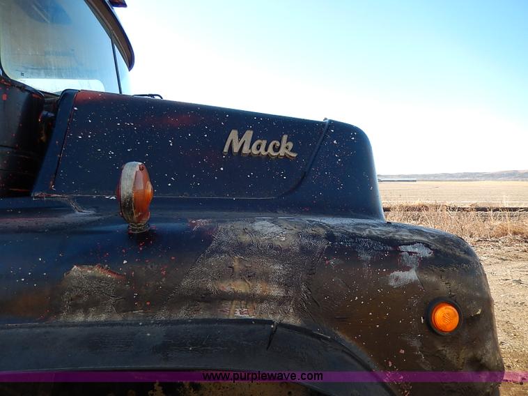 image for item I3749 1973 Mack DM600 water truck