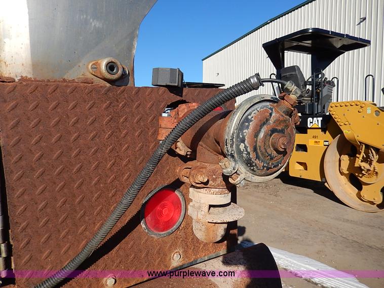 image for item I3749 1973 Mack DM600 water truck