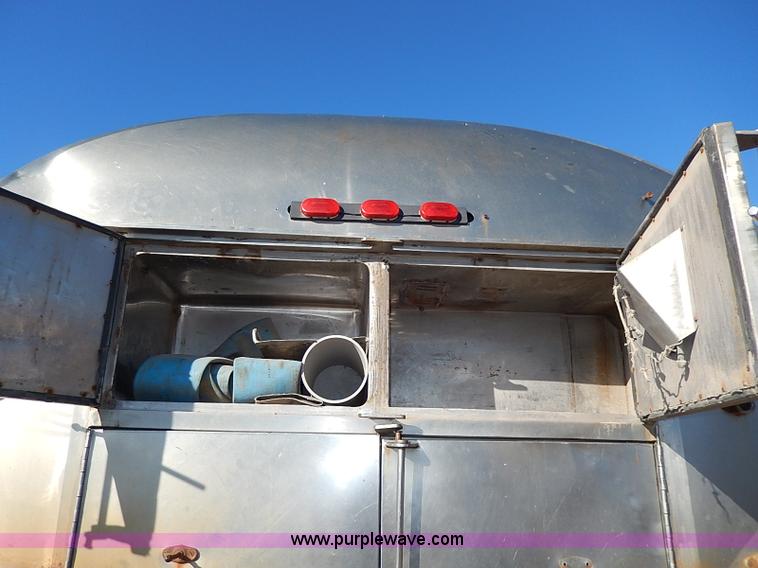 image for item I3749 1973 Mack DM600 water truck