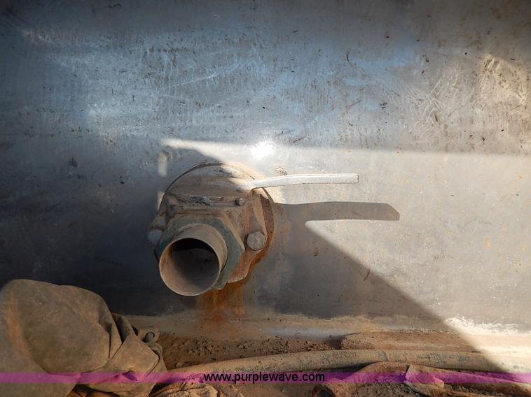 image for item I3749 1973 Mack DM600 water truck