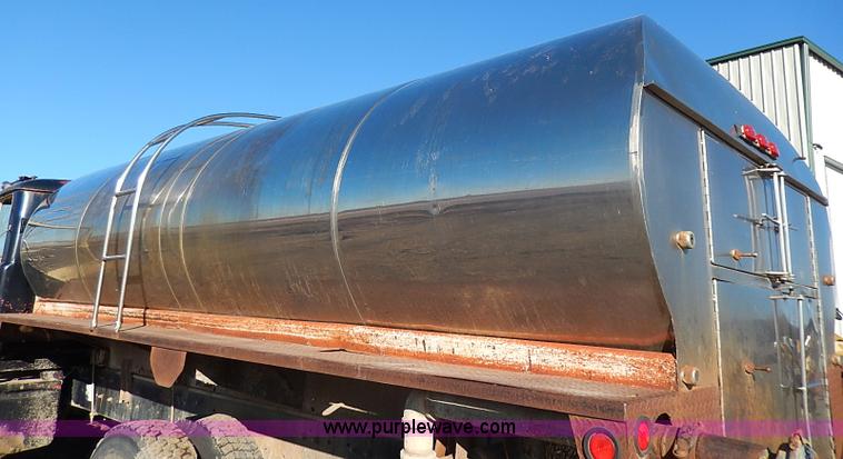 image for item I3749 1973 Mack DM600 water truck