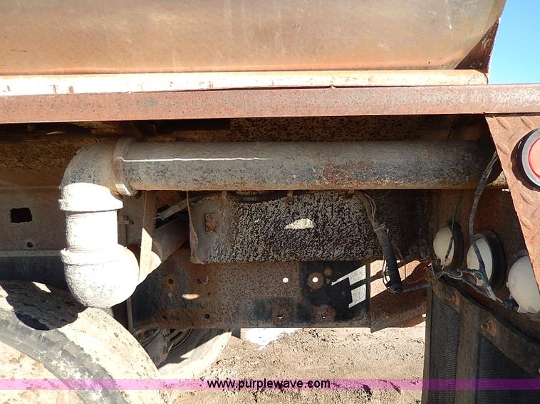 image for item I3749 1973 Mack DM600 water truck