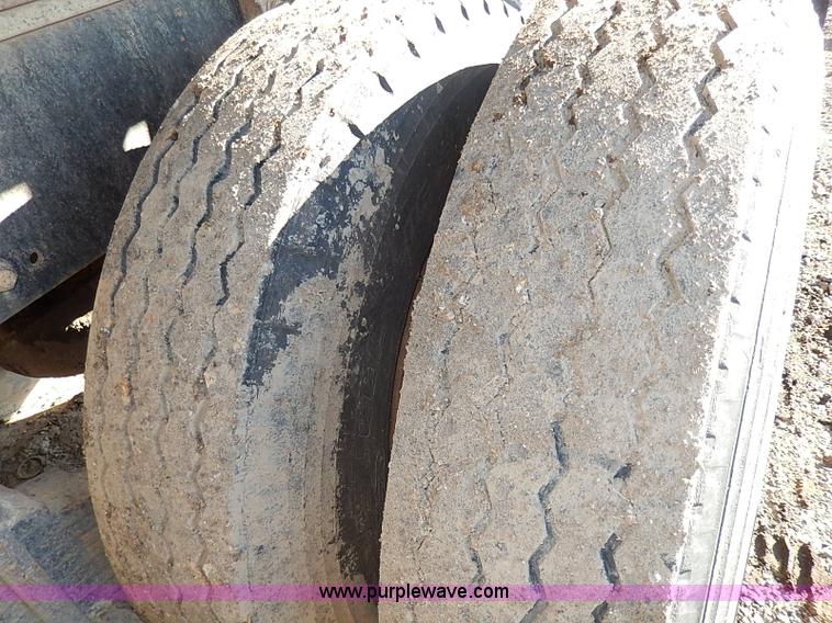 image for item I3749 1973 Mack DM600 water truck