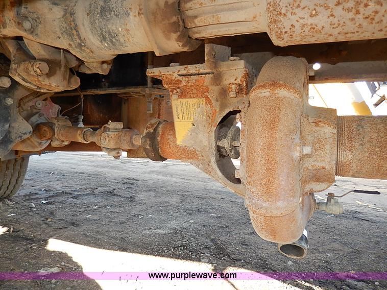 image for item I3749 1973 Mack DM600 water truck